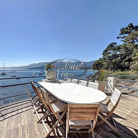 Pieds Dans L'eau Pour 10 Personnes Avec Port Privé Et Rooftop à Cavalière